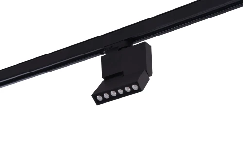 LEON 5 TRACK BLACK